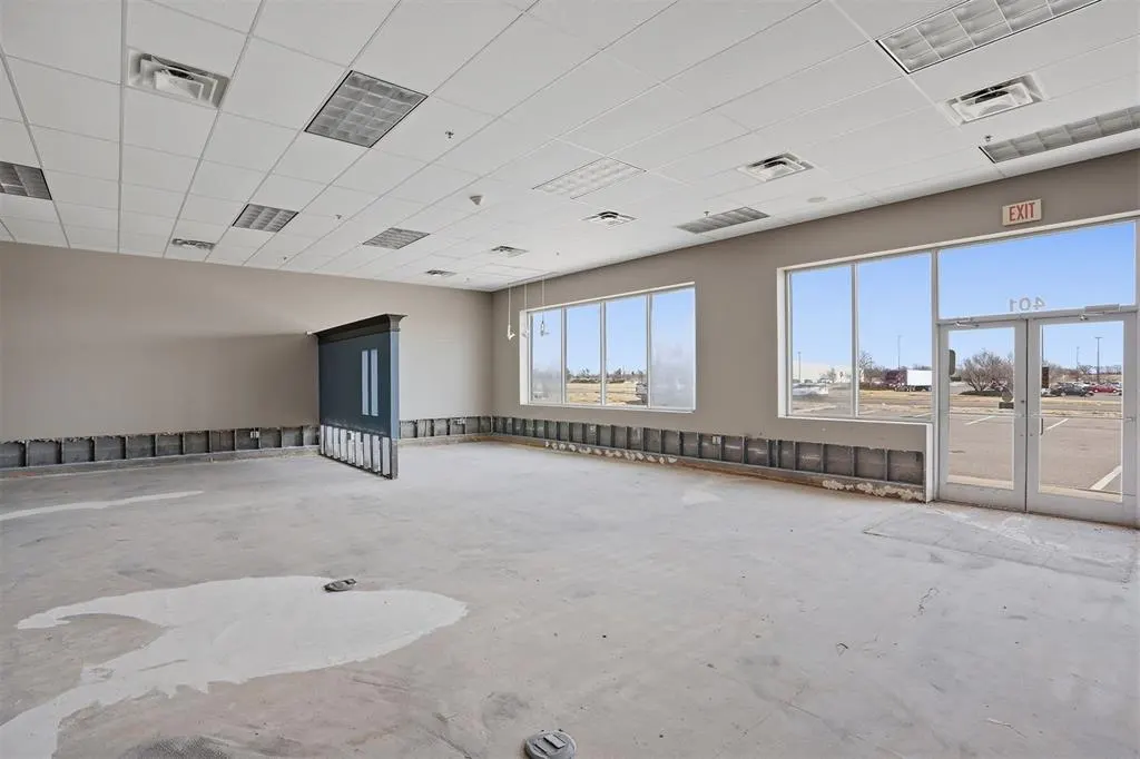 Photo 16 — 401 Regional Drive, Elk City, OK 73644
