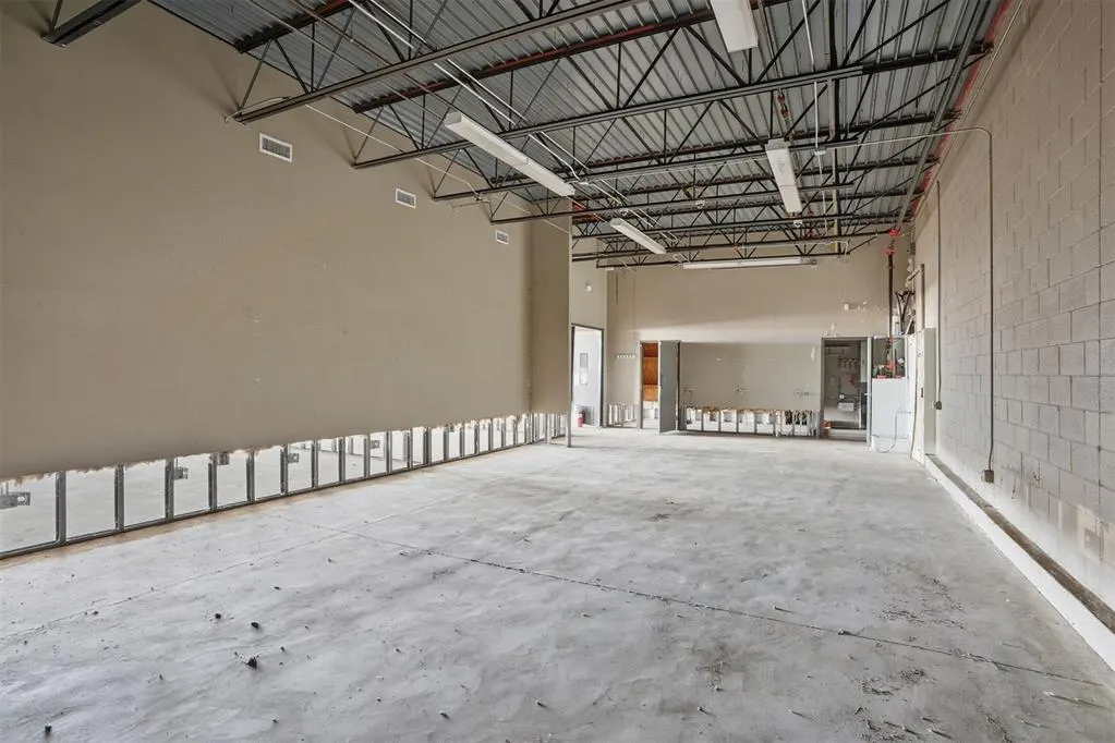 Photo 33 — 401 Regional Drive, Elk City, OK 73644