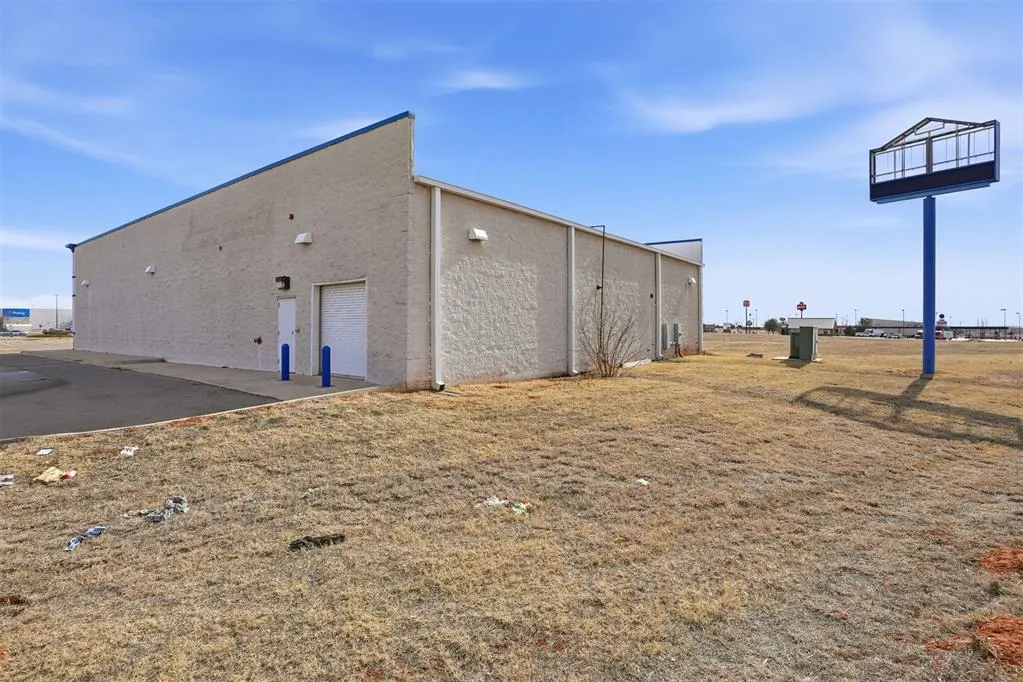 Photo 37 — 401 Regional Drive, Elk City, OK 73644