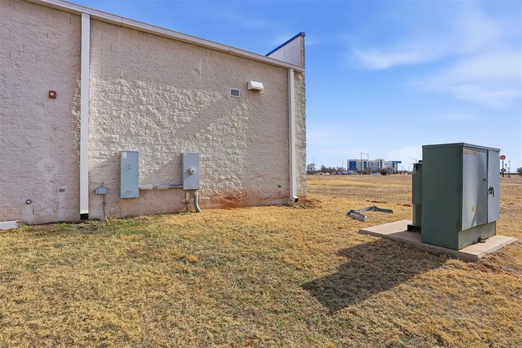 Photo 39 — 401 Regional Drive, Elk City, OK 73644