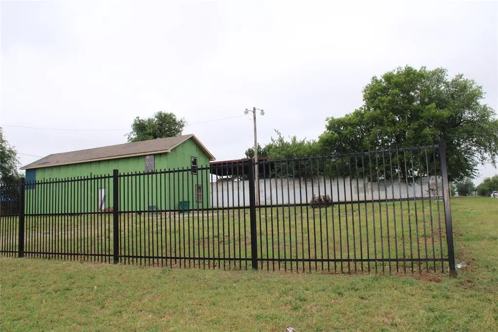 Photo 2 — 4401 S Broadway Avenue, Oklahoma City, OK 73109