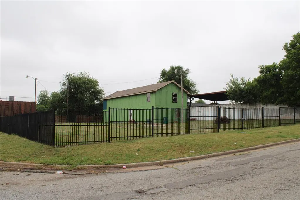 Front exterior — 4401 S Broadway Avenue, Oklahoma City, OK 73109