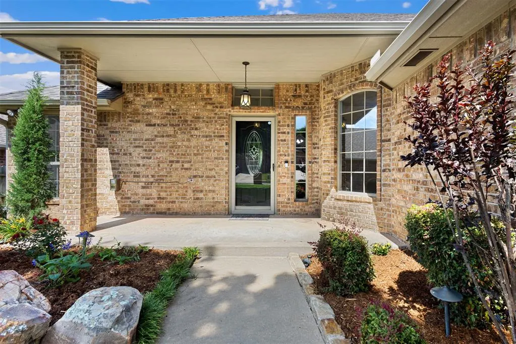 Photo 2 — 731 Napol Avenue, Edmond, OK 73034