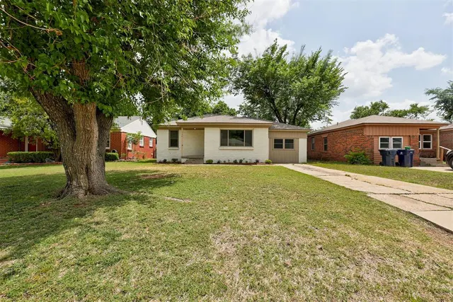 Photo 2 — 736 NW 88th Street, Oklahoma City, OK 73114