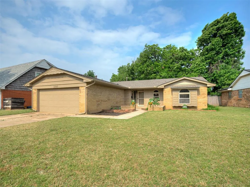 Front exterior — 3205 N Shannon Avenue, Bethany, OK 73008