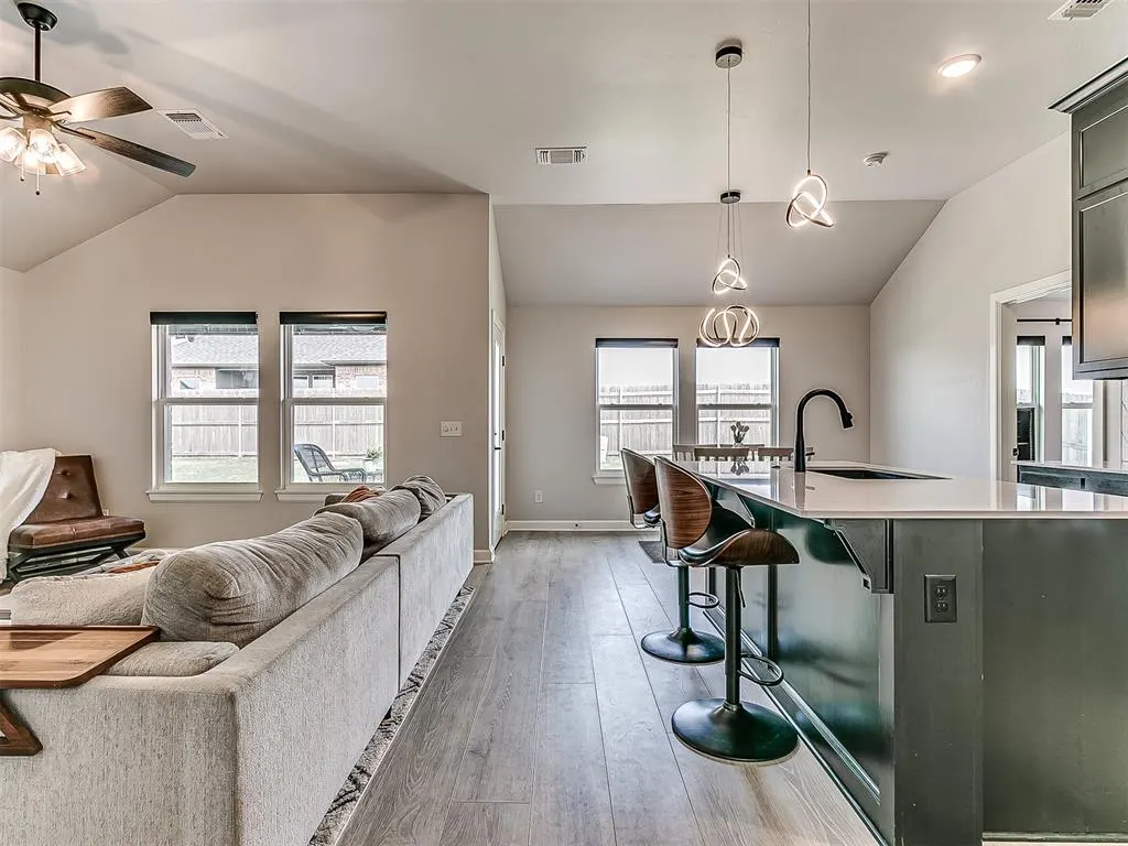 Photo 4 — 3205 Piney River Drive, Yukon, OK 73099