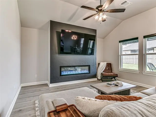 Photo 5 — 3205 Piney River Drive, Yukon, OK 73099