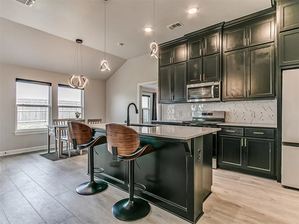 Photo 9 — 3205 Piney River Drive, Yukon, OK 73099