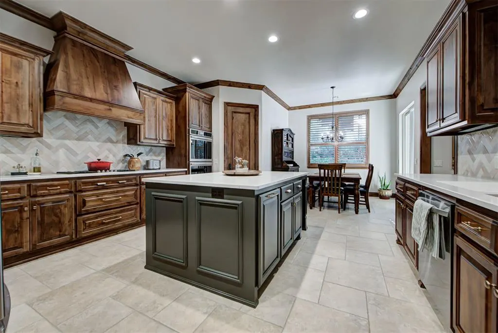 Photo 16 — 10512 Elmwood Forest Drive, Oklahoma City, OK 73151