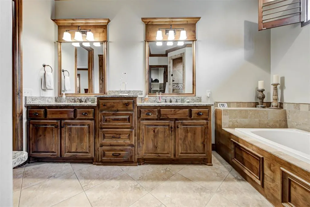 Photo 25 — 10512 Elmwood Forest Drive, Oklahoma City, OK 73151