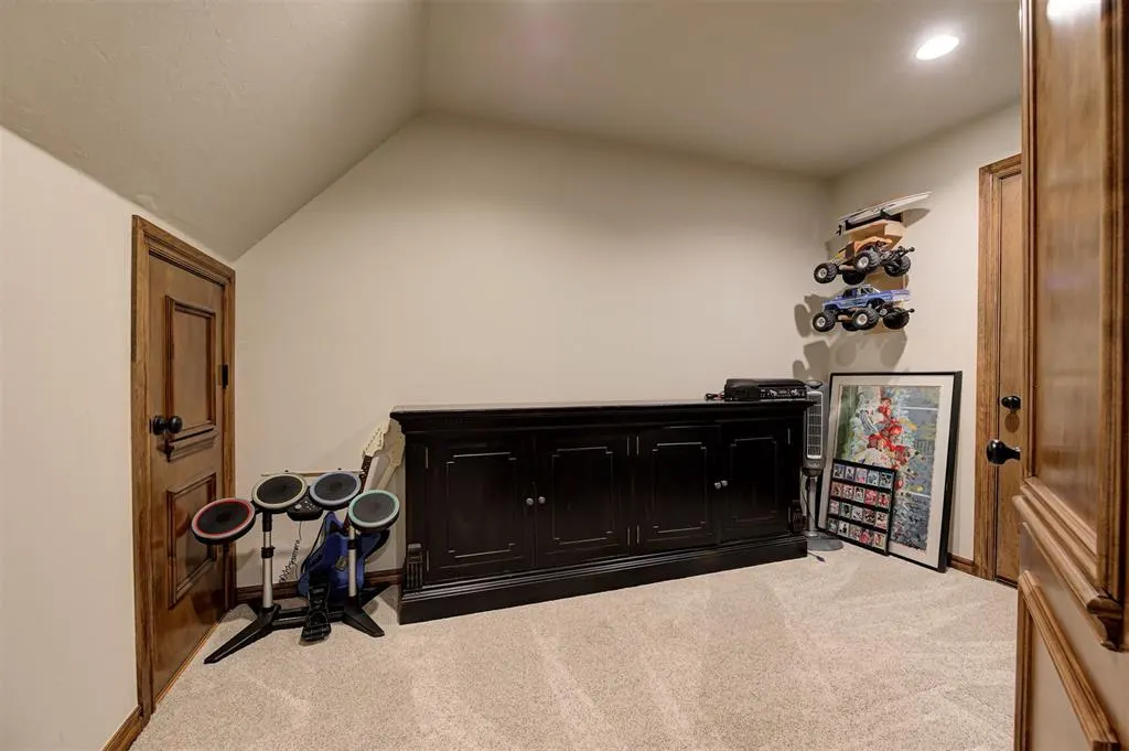 Photo 43 — 10512 Elmwood Forest Drive, Oklahoma City, OK 73151
