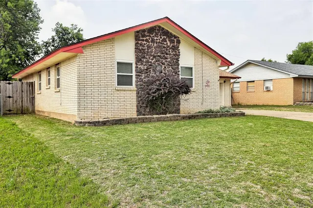 Photo 2 — 4720 Meench Drive, Del City, OK 73115