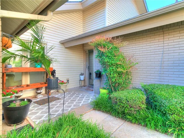 Photo 5 — 11350 Benttree Circle, Oklahoma City, OK 73120