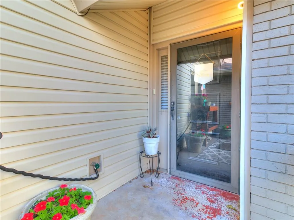 Photo 6 — 11350 Benttree Circle, Oklahoma City, OK 73120