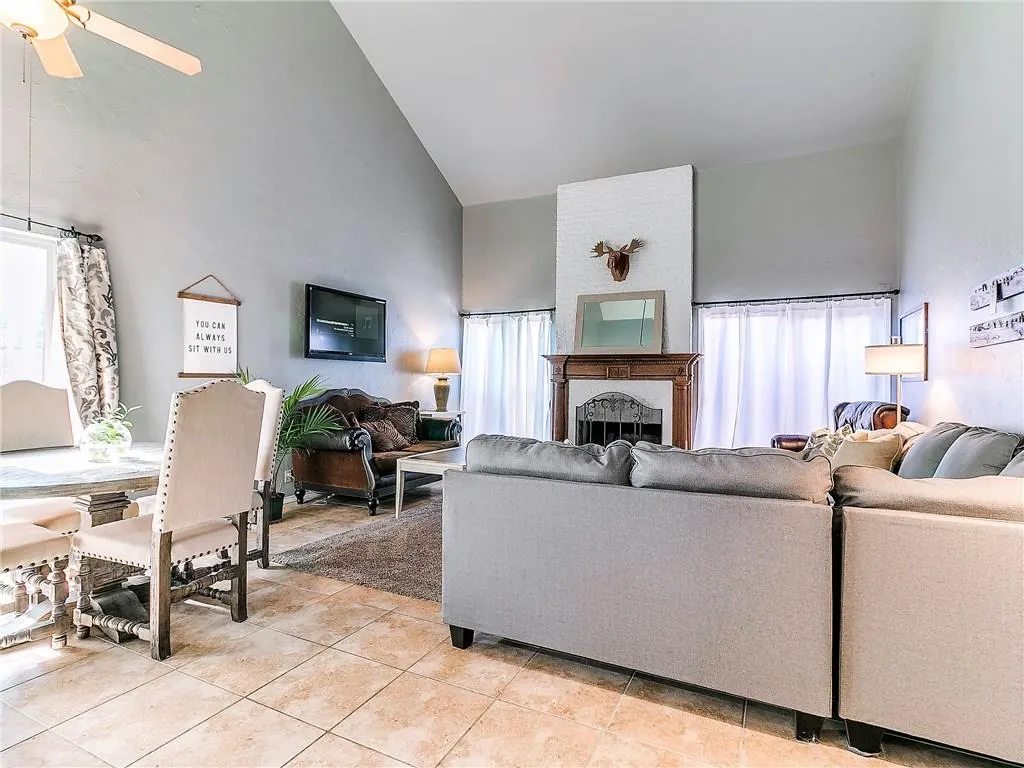 Photo 7 — 11350 Benttree Circle, Oklahoma City, OK 73120