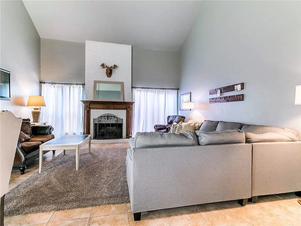 Photo 8 — 11350 Benttree Circle, Oklahoma City, OK 73120