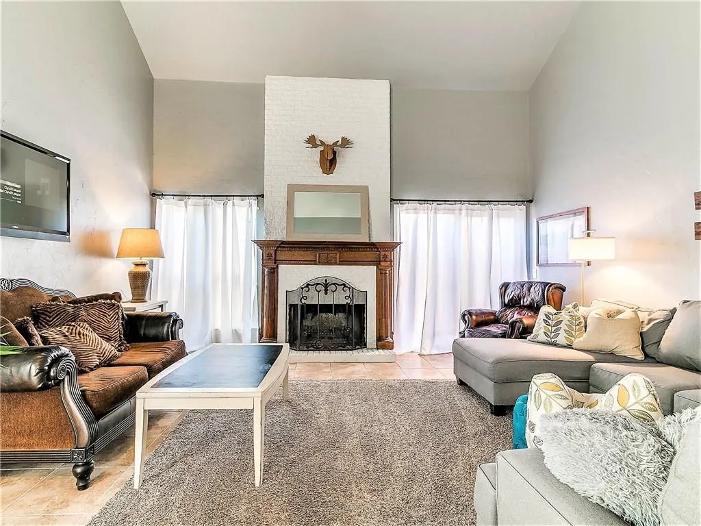Photo 9 — 11350 Benttree Circle, Oklahoma City, OK 73120