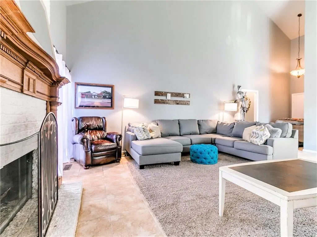 Photo 10 — 11350 Benttree Circle, Oklahoma City, OK 73120