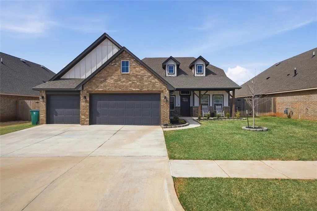 Photo 2 — 18437 Austin Place, Edmond, OK 73012
