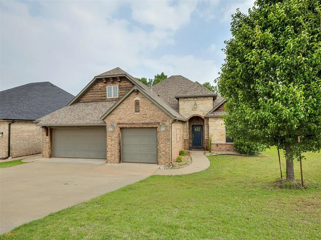 Photo 2 — 2613 NE 14th Street, Moore, OK 73160
