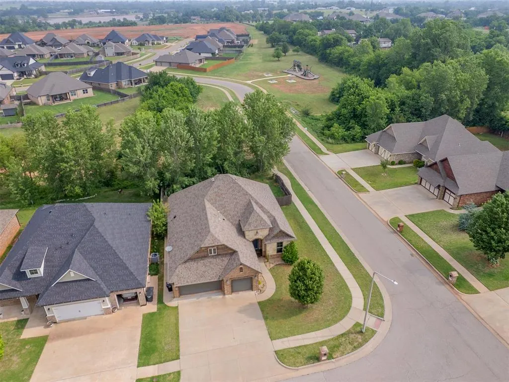 Photo 41 — 2613 NE 14th Street, Moore, OK 73160