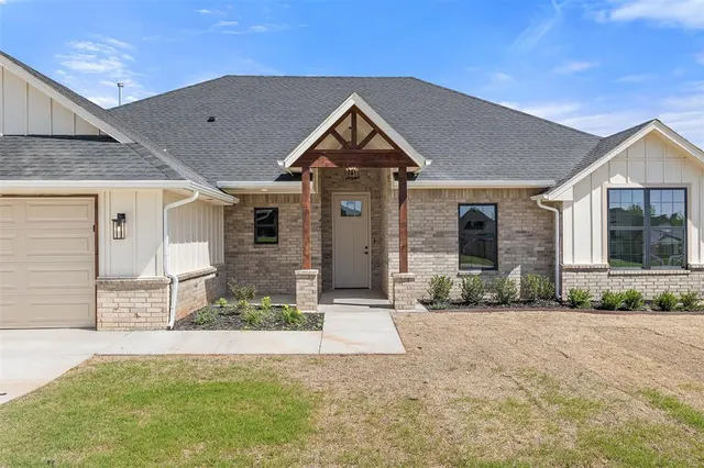 Photo 3 — 2416 Black Jack Court, Blanchard, OK 73010