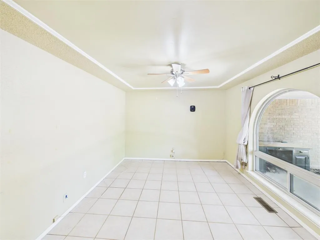 Photo 5 — 2332 Lindenwood Lane, Norman, OK 73071