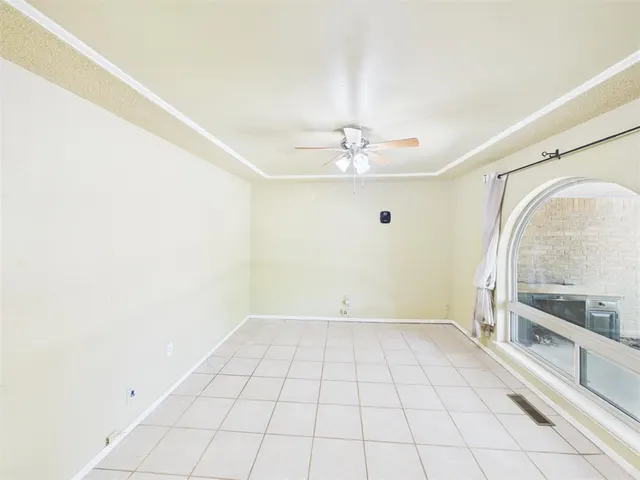 Photo 5 — 2332 Lindenwood Lane, Norman, OK 73071