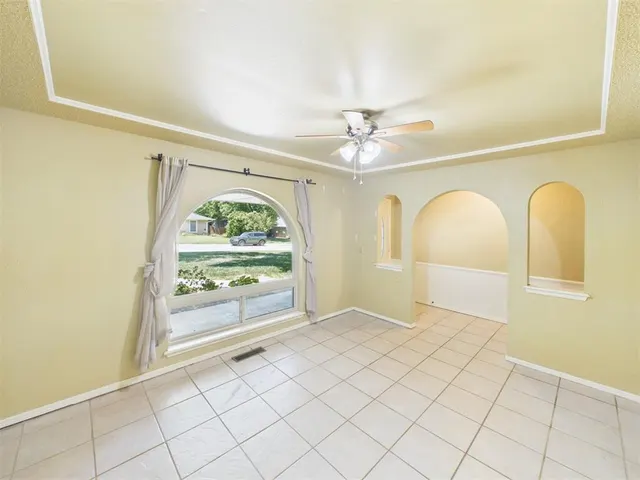 Photo 6 — 2332 Lindenwood Lane, Norman, OK 73071