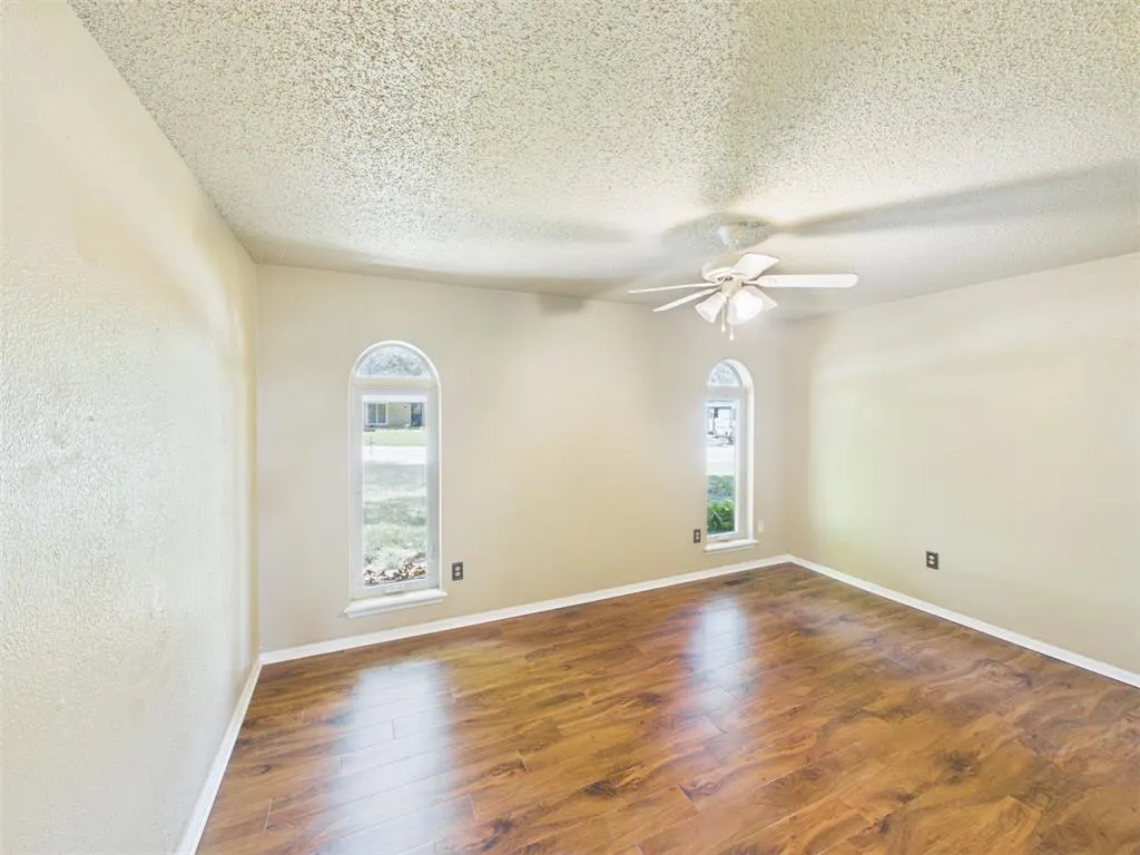 Photo 8 — 2332 Lindenwood Lane, Norman, OK 73071