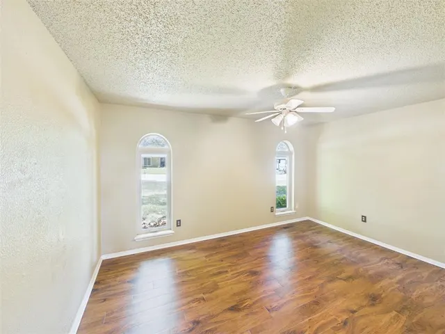 Photo 8 — 2332 Lindenwood Lane, Norman, OK 73071