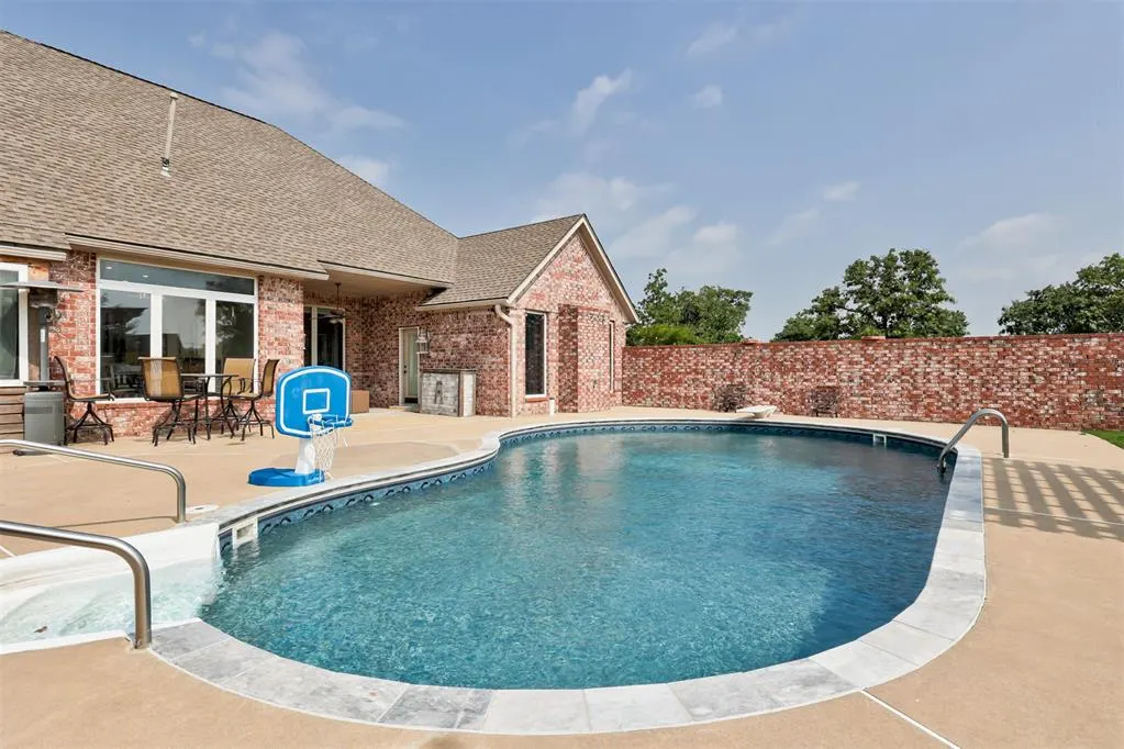 Photo 4 — 68 Stonegate Drive, Choctaw, OK 73020