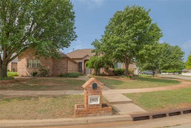 Photo 2 — 19825 Corral Place, Edmond, OK 73012
