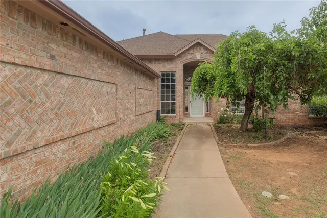 Photo 3 — 19825 Corral Place, Edmond, OK 73012