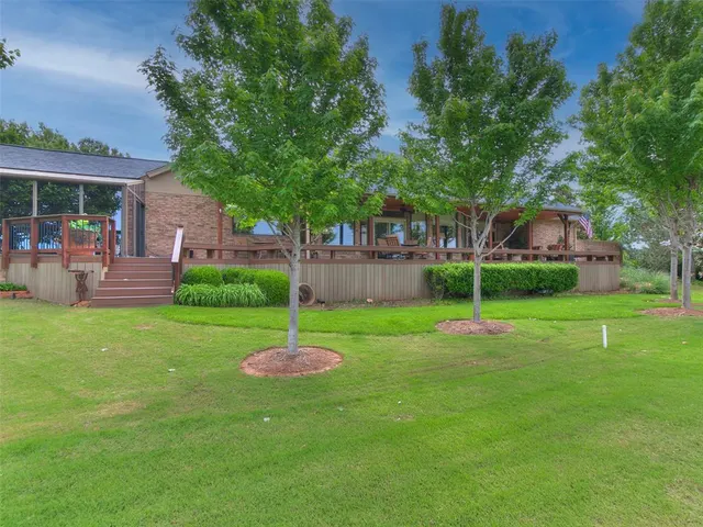 Photo 3 — 650 E Oak Place, Edmond, OK 73025