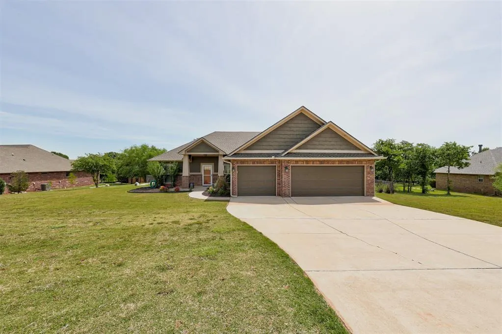 Photo 2 — 12460 Smokey Ridge, Guthrie, OK 73044
