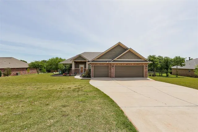 Photo 2 — 12460 Smokey Ridge, Guthrie, OK 73044