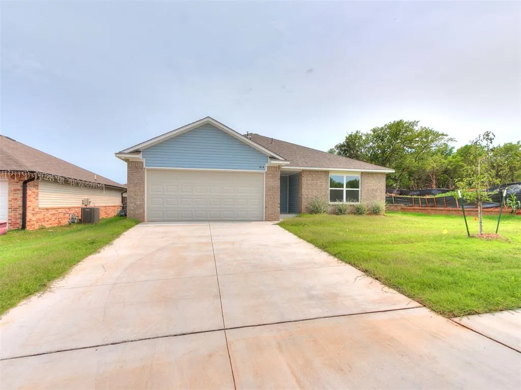 Photo 2 — 814 Twin Lakes Drive, Noble, OK 73068