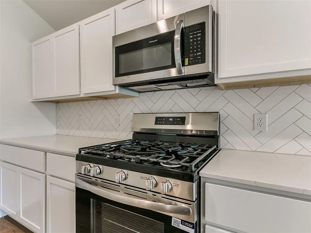 Photo 12 — 814 Twin Lakes Drive, Noble, OK 73068