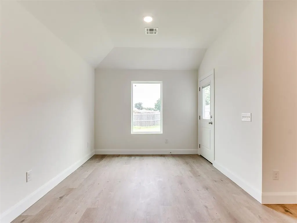 Photo 15 — 814 Twin Lakes Drive, Noble, OK 73068