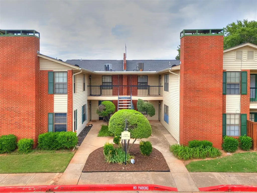 Front exterior — 4400 Hemingway Drive 219, Oklahoma City, OK 73118
