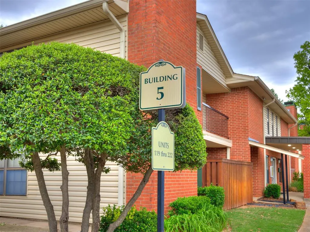 Photo 2 — 4400 Hemingway Drive 219, Oklahoma City, OK 73118