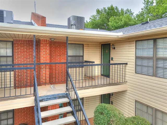Photo 3 — 4400 Hemingway Drive 219, Oklahoma City, OK 73118
