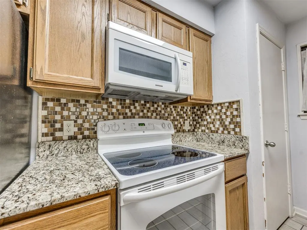 Photo 11 — 4400 Hemingway Drive 219, Oklahoma City, OK 73118