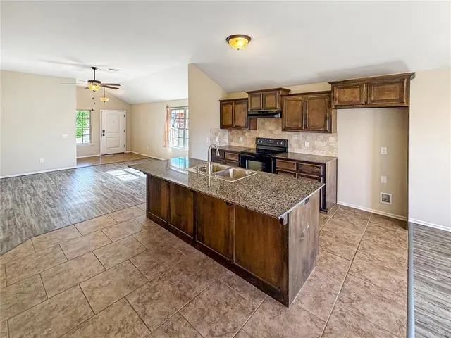 Photo 2 — 1416 NW 129th Terrace, Oklahoma City, OK 73120
