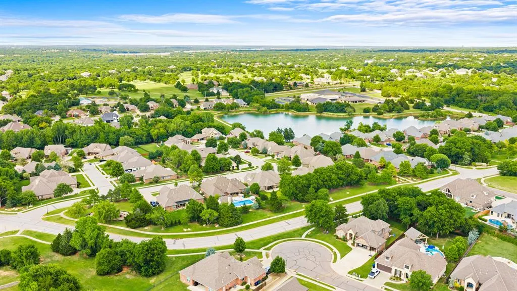 Photo 39 — 10600 Pinewood Forest Circle, Oklahoma City, OK 73151