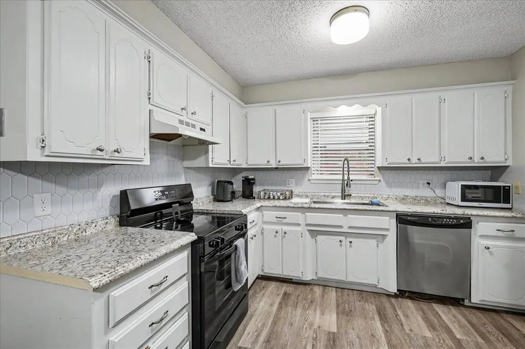 Photo 3 — 1504 Jupiter Circle, Edmond, OK 73003
