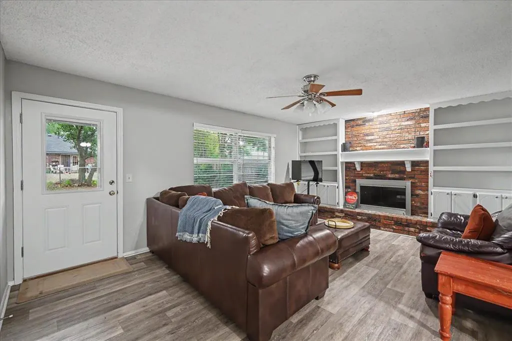 Photo 5 — 1504 Jupiter Circle, Edmond, OK 73003
