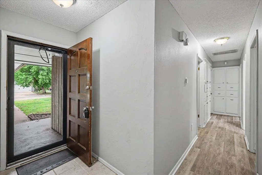 Photo 6 — 1504 Jupiter Circle, Edmond, OK 73003