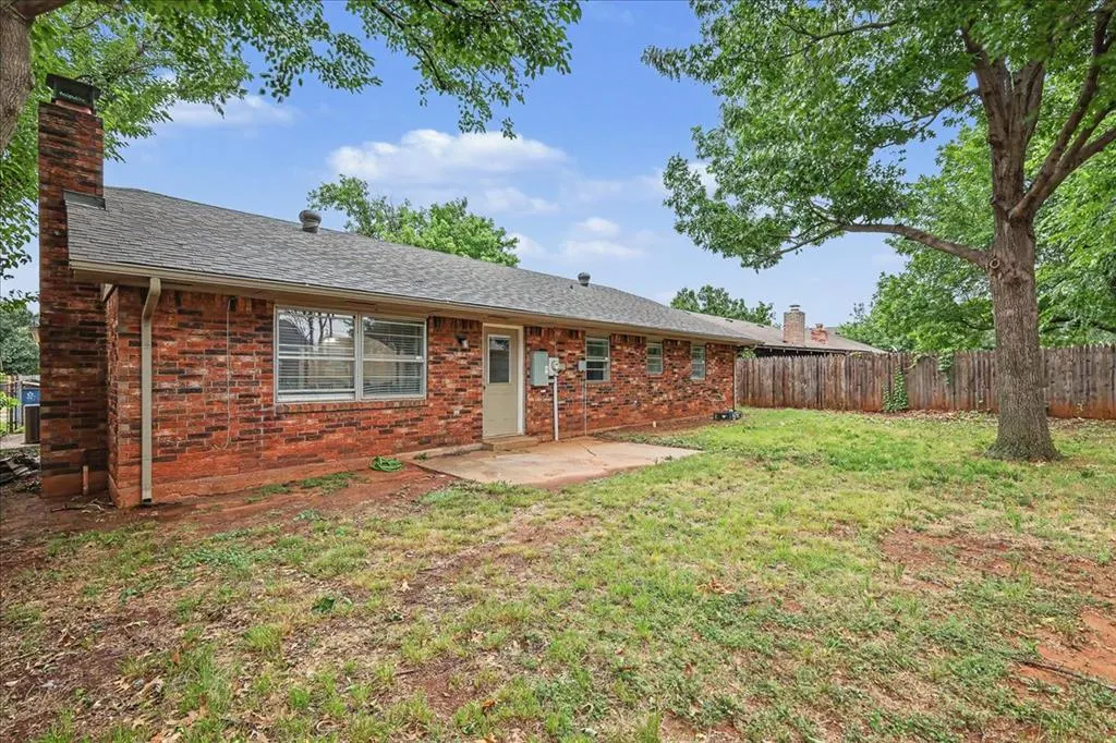 Photo 13 — 1504 Jupiter Circle, Edmond, OK 73003